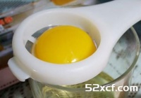 鸡蛋只取蛋黄,不要蛋清的方法