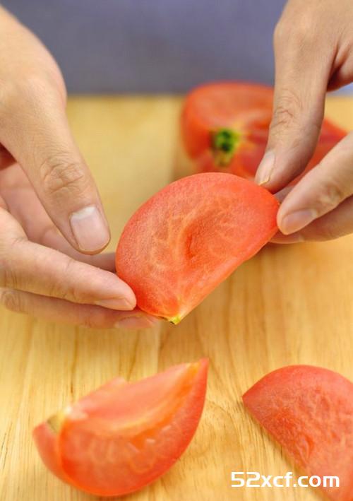 图解切番茄不流出汁的技巧