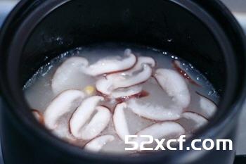 香菇虾仁玉米粥的做法