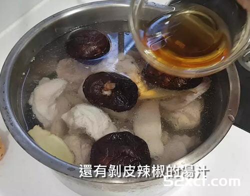 台湾剥皮辣椒鸡汤的做法