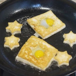 星星蛋煎豆腐的做法