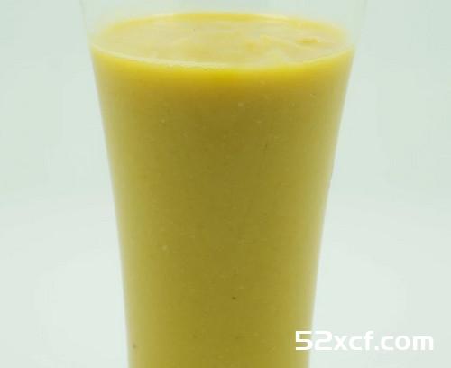 芒果天贝饮果汁的做法