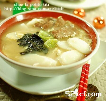 韩式白年糕汤的做法