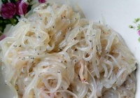 面条鱼拖鸡蛋饼的做法