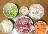 匈牙利红酒炖牛肉的做法