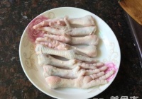 药膳鸡脚的做法
