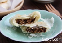 玫瑰葡萄软月饼的做法