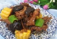 玉米炖鸭肉的做法