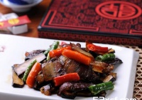 小炒腊肉是什么地方的菜？属于哪个菜系？