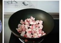 韩式泡菜炒五花肉的做法