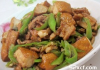 酱香豆腐炒肉的做法