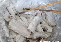 油炸刀鱼的做法