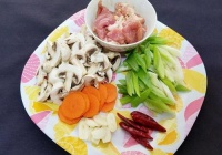 葱香蘑菇炒肉片的做法