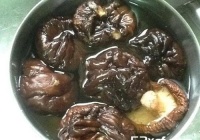 黑菜脯香菇鸡汤的做法