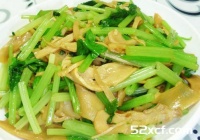 芹菜炒水笋的做法