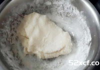 京酱肉丝的饼皮做法
