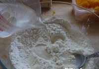 南瓜鸡丝香草煎饼的做法