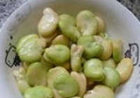 小油方酸菜蚕豆汤的做法