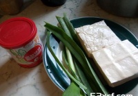 酱烧蒜苗煎豆腐的做法