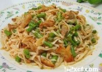 瘦肉豆角炒面的做法