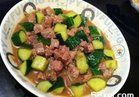 黑椒牛肉粒炒黄瓜丁怎么做