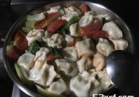 蕃茄蔬菜水饺汤的做法