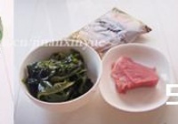 韩式牛肉海带汤的做法