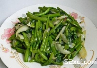 茼蒿炒元葱的做法