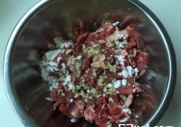 绍兴牛肉炒黄瓜片的做法