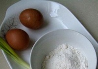 鸡蛋葱花薄饼的做法