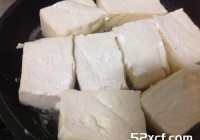 X0酱烧豆腐佐彩椒的做法
