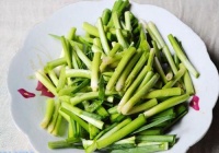 猪皮炒韭菜的做法