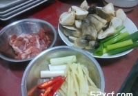 草菇炒肉丝的做法