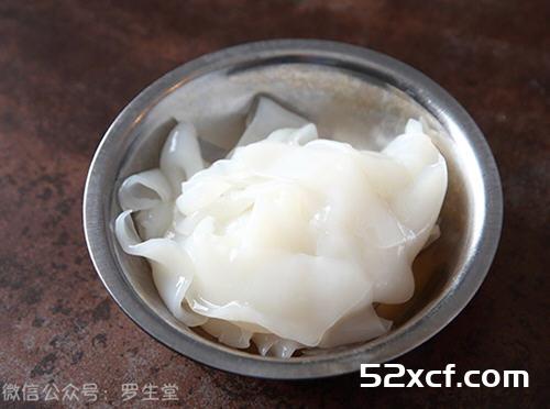 碧绿花枝片配软炸墨鱼头的做法