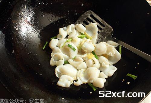 碧绿花枝片配软炸墨鱼头的做法