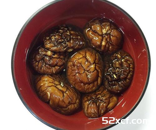 蒜头洋葱鸡汤电锅版的做法