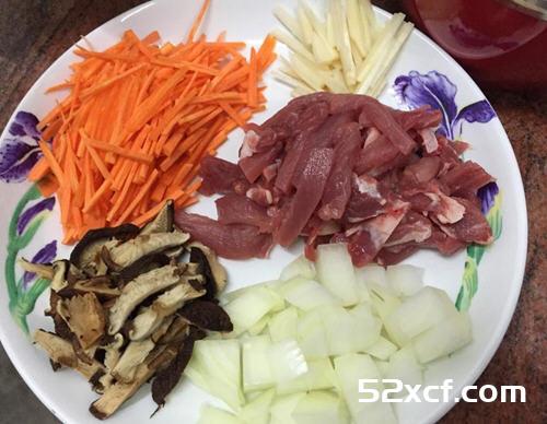 咸蛋肉丝粥的做法