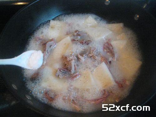 烤鸭架子萝卜汤的做法