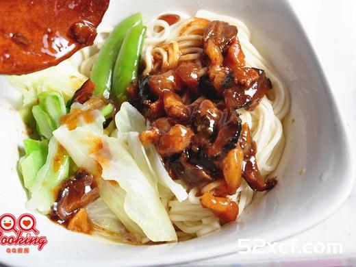 香菇肉燥面的做法