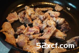 干果青笋兔肉的做法