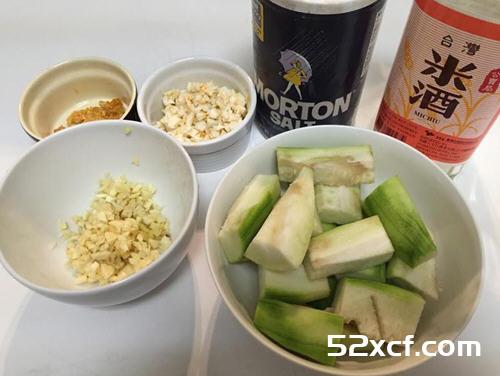 咸蛋黄炒丝瓜的做法