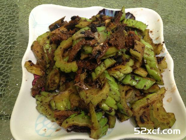 豆豉鲮鱼炒苦瓜怎么做