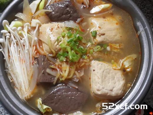 台湾麻辣鸭血臭臭锅的做法