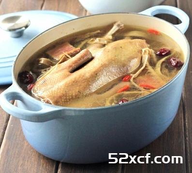 老鸭扁尖汤的做法