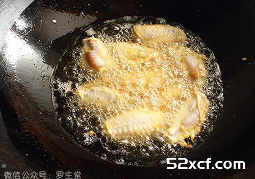 蒜香煎鸡翅的做法