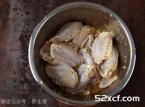 蒜香煎鸡翅的做法