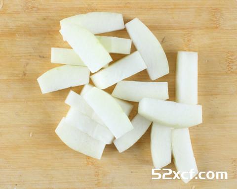 冬瓜鲫鱼汤氽羊肉丸子的做法