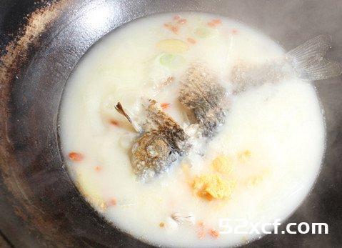 冬瓜鲫鱼汤氽羊肉丸子的做法