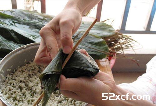 广西四角粽子包法图解