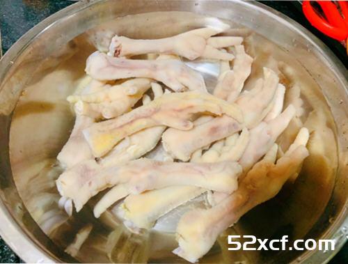 快手酸辣无骨鸡爪的做法